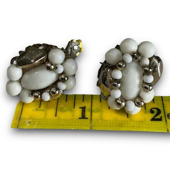Vintage Classy Gold Toned White and Gold Beaded Cluster Clip On Earrings Marked - Picture 4 of 6